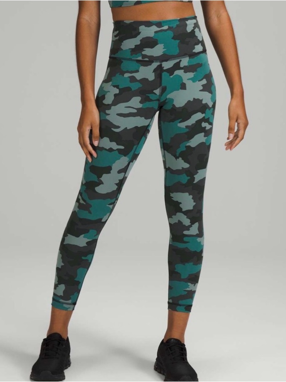 Never worn LULULEMON Wunder train high rise leggings